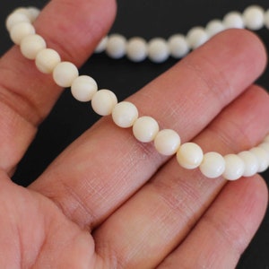 20 round white natural shell mother-of-pearl beads 6 mm