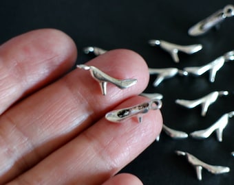 10 silberplattierte Schuhanhänger aus Metall (17 x 11 mm)
