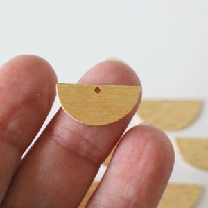 6 gold-plated metal half-moon charm pendants 21 x 11 mm