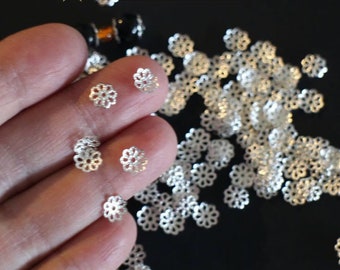 200 coupelles intercalaires rondes finement ciselées en laiton argenté 7 mm de diamètre apprêts utiles qui envelopperont vos perles