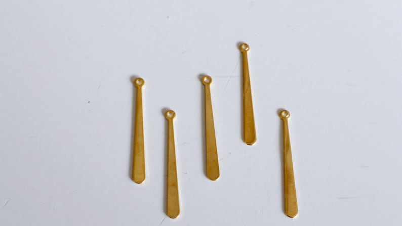 6 breloques fines gouttes en acier inoxydable doré 31,5 x 3,5 mm breloques élégantes pour vos créations bijoux image 2