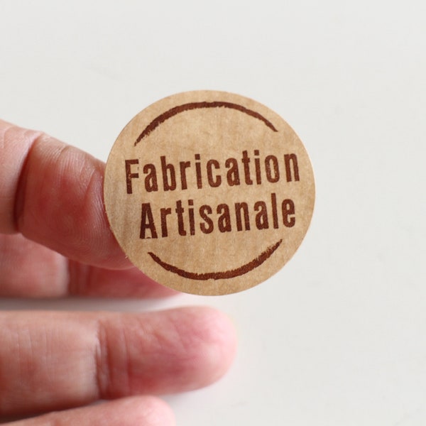 20 étiquettes autocollantes rondes écriture "FABRICATION ARTISANALE" ces stickers valoriseront vos créations dans un emballage cadeau