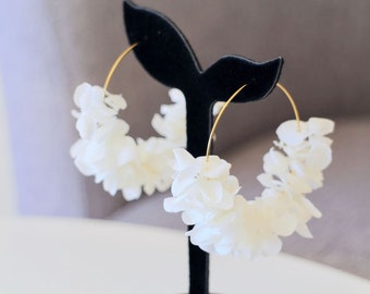 Criollas en acero inoxidable dorado y flores secas blancas naturales Pendientes hechos a mano para bodas por ejemplo