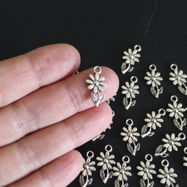 10 breloques fleurs en laiton argenté 19 x 10 mm pour vos créations bijoux bucoliques ou enfantines