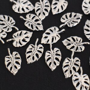 10 breloques feuilles Monstera en laiton argenté 20 x 12 mm pour vos créations bijoux style nature image 5