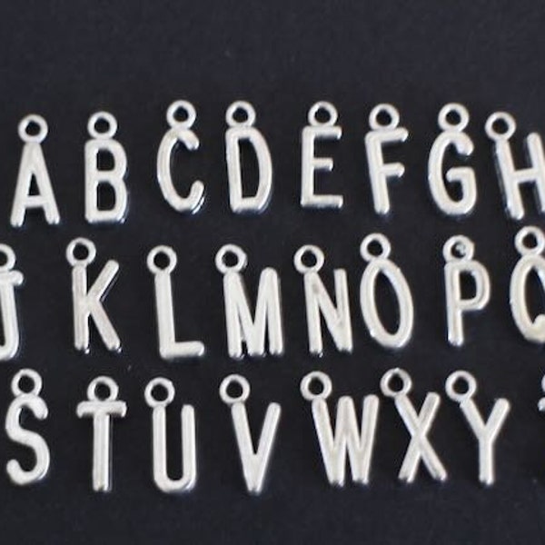 26 breloques lettres alphabet en laiton argenté