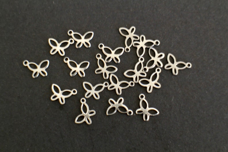 10 breloques papillons finement ciselés en acier inoxydable argent 11 x 8 mm pour vos créations bijoux nature image 3