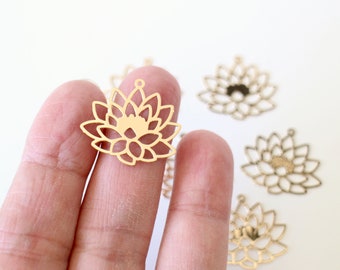 6 breloques fleurs de lotus finement ciselées en cuivre or 25 x 22 mm pour vos créations bijoux fleuries