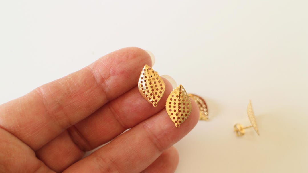 2 Openwork Leaf-shaped Earrings in Gold Stainless Steel - Etsy