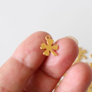 6 4-leaf clovers charms, lucky symbol, in gold-plated stainless steel, 12 x 10 mm, for your lucky jewelry creations