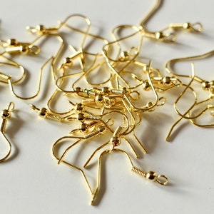 30 boucles d'oreilles crochets hameçons en laiton doré 21 x 18 mm avec petites perles supports à personnaliser image 5
