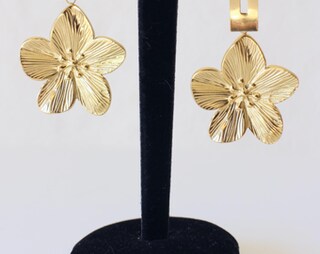 Vogem Orecchini A Fiore Placcato Oro Con Perla - Acciaio Inox Ipoallergenico, Donna, Eleganti