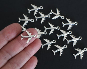 10 well-made miniature 3D airplane charms in silver-plated brass 21 x 17 mm for your original jewelry creations
