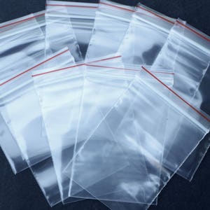 30 sachets transparents réfermables , réutilisables en plastique avec zip 6 x 4 cm pour conserver perles ou autres image 3