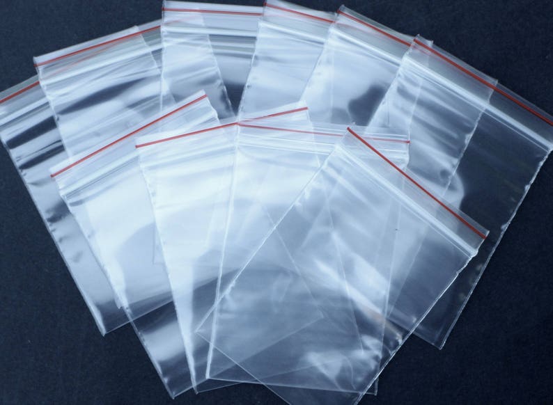30 sachets transparents réfermables , réutilisables en plastique avec zip 6 x 4 cm pour conserver perles ou autres image 3