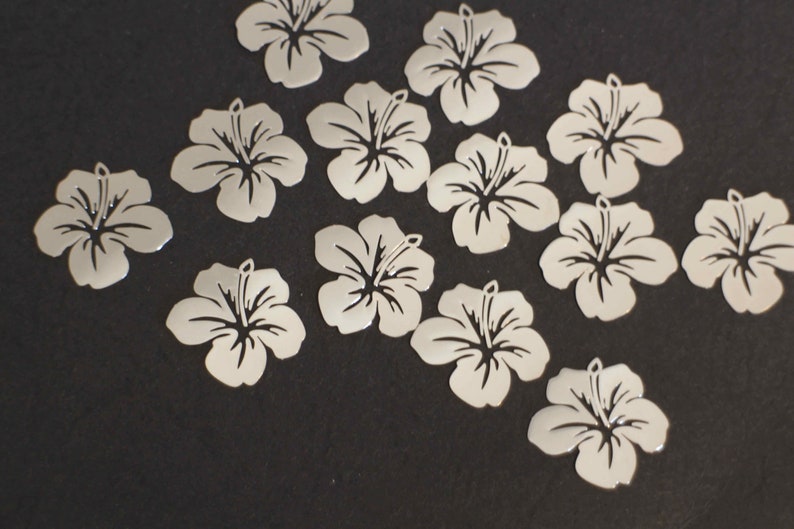 6 breloques fleurs d'hibiscus en cuivre argent 21 x 19 mm image 2