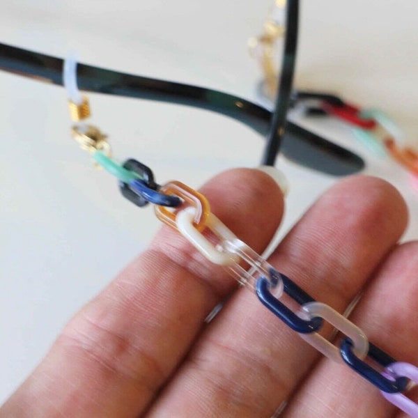 Une chaine pour lunettes en acier inoxydable et acrylique multicolore multicolore Fait-main