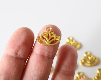 10 gold-plated metal lotus flower charms 17 x 14 mm