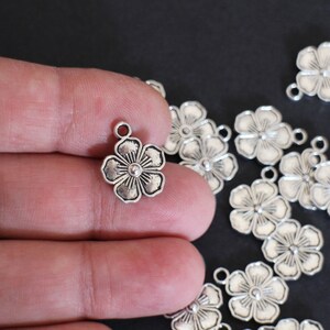 10 silver-plated brass flower charms 16 x 13 mm for your natural floral style jewelry creations image 1