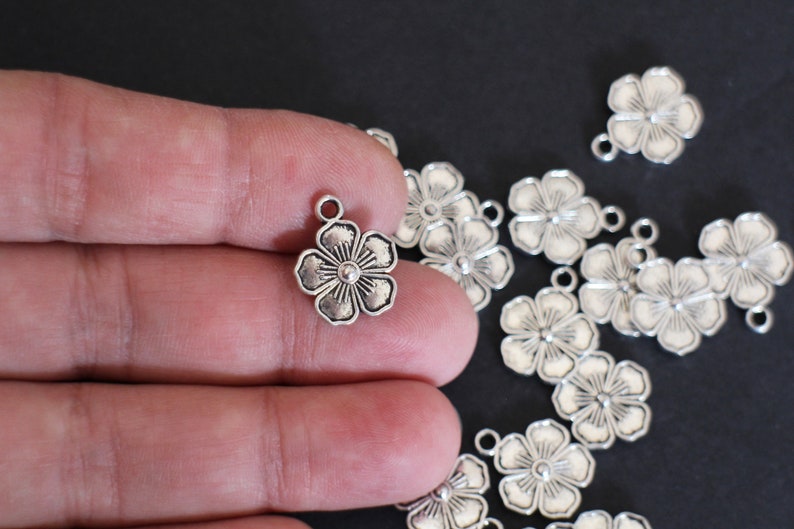 10 silver-plated brass flower charms 16 x 13 mm for your natural floral style jewelry creations image 1