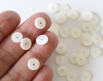 30 natural white mother-of-pearl beads, round shape, 9 mm