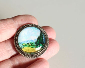 Eine runde Glas-Cabochon-Brosche, Landschaftsgemälde von Van Gogh. Handgefertigt, nur ein Exemplar, kostenlose Geschenkverpackung