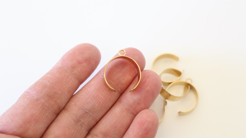 2 supports bagues avec anneau boucle en acier inoxydable doré nombreuses façons de les agrémenter breloques perles ... image 1
