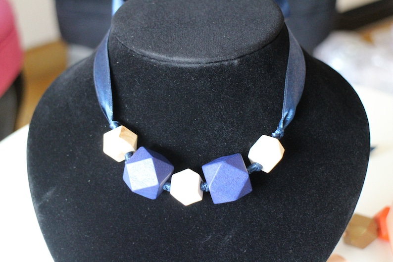 COLLIER faceted wooden beads and handmade navy satin ribbon