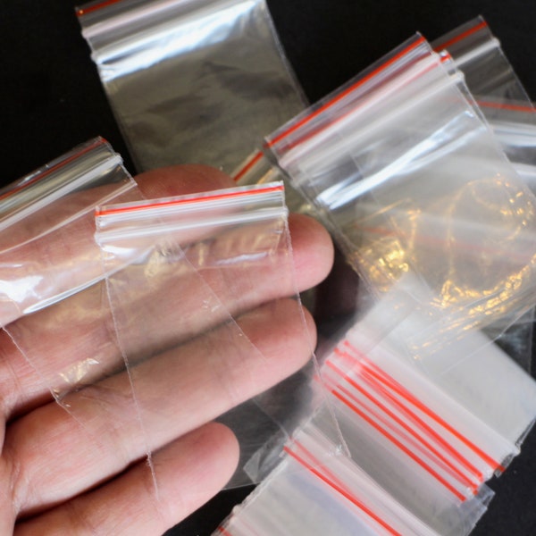 30 sachets transparents réfermables , réutilisables en plastique avec zip 6 x 4 cm pour conserver perles ou autres