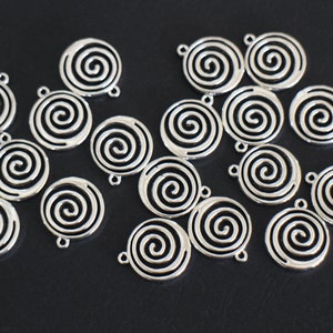 10 breloques spirales rondes en laiton argenté 19 x 17 mm pour vos créations bijoux style bohème ethnique image 4