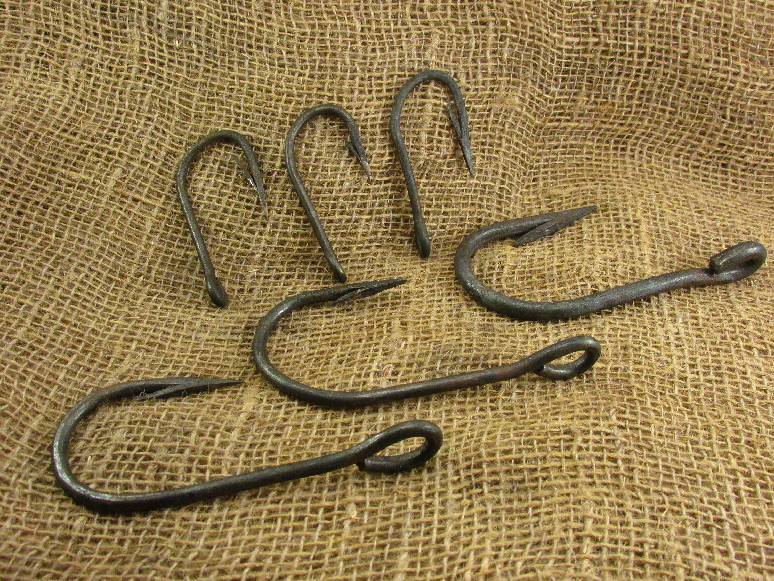 Ловля без крючка. Iron Hooks крючки для рыбалки. Рыбалка с крючком. Рыболовный крючок рыбалка. Рыба на крючке.