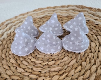 Lot de 3, 6 ou 9 tipis anti pipi, triangles en éponge blanche et coton gris motifs étoiles (cône à pipi, chapeau pipi, anti pipi triangles)