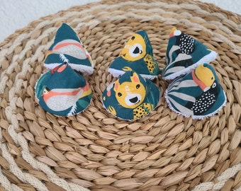 6 pee teepees, triangles in white sponge and green cotton with toucan, parrot and leopard patterns (pee cone, pee hat)