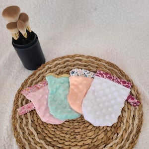 Magic makeup removal glove