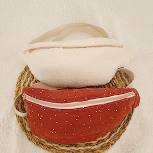 Women&#39;s fanny pack