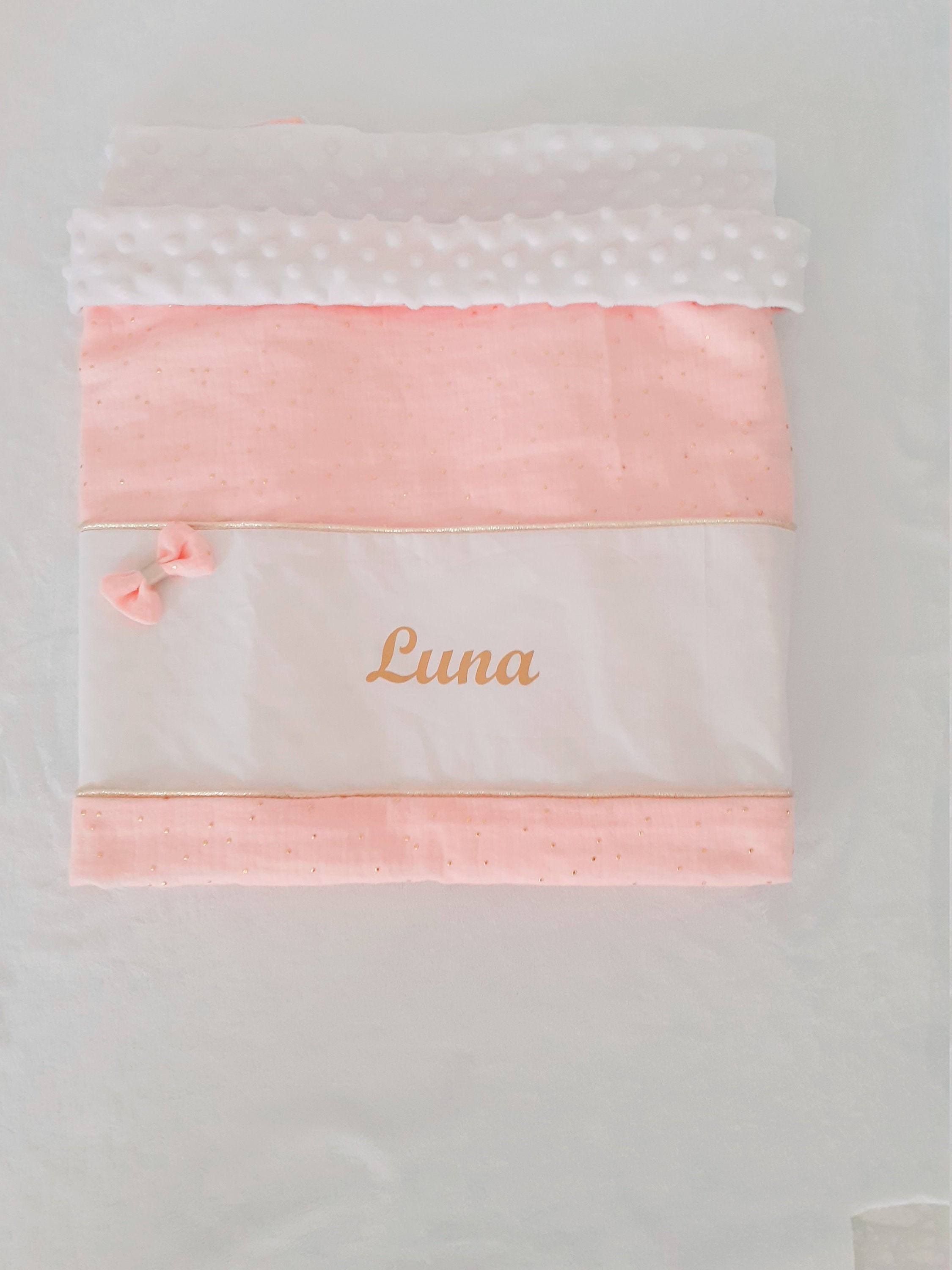 Couverture Personnalisée Pour Lit, Poussette, Landeau Bébé Toute Douce en Double Gaze Rose à Pois Do