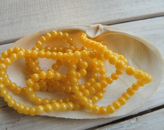 50 4 mm yellow resin beads