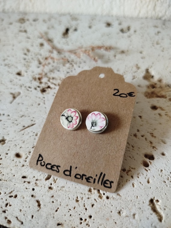 Pink flower stud earrings, recycled ironware earthenware - vintage upcycling, old dishes, old plates