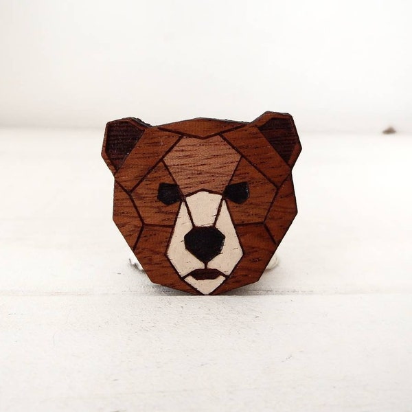 Broche ours en bois /hêtre ou acajou.