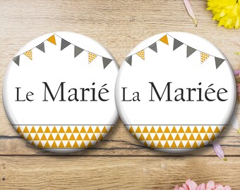 Badges personnalisés - Le marié & La Mariée - thême champêtre - jaune et gris - avec carte personnalisée