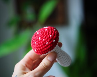 Rassel Greifling *Fliegenpilz* | Bio Baumwolle | liebevolle Handarbeit von NoniKids Berlin | Geschenk zur Geburt, Babyparty, Taufe
