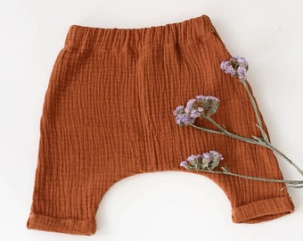 Baby Baggy Hose *rost* Bio Musselin | NoniKids Berlin