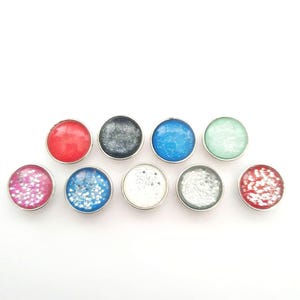 Snap button in different colors to choose from