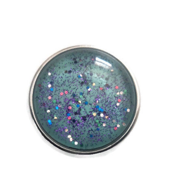 bouton pression à cabochon de verre couleur bleu  à paillettes bleues et multicolores