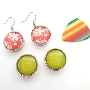 Pair of snap earrings and its 2 pairs of snap buttons + 1 button remover