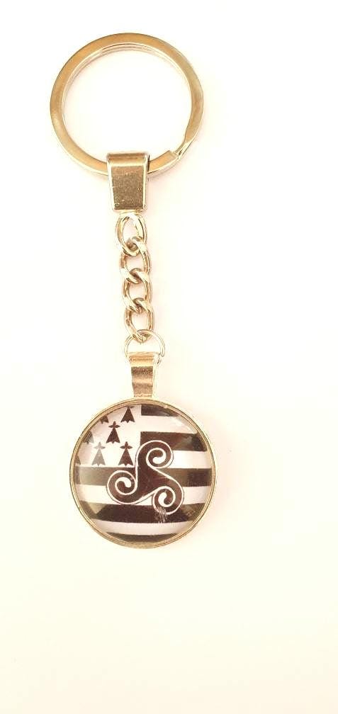 Porte-clés Triskel En Métal Argenté - Symbole Celtique, Neuf Avec étiquettes, Générique