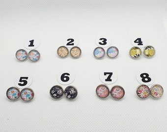 Pair of snap 12mm flower snap buttons to choose from.