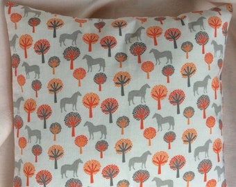 Housse de coussin en coton 30x30cm motifs chevaux gris, arbres oranges