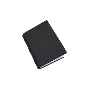 Sketchbook in black or blue leather