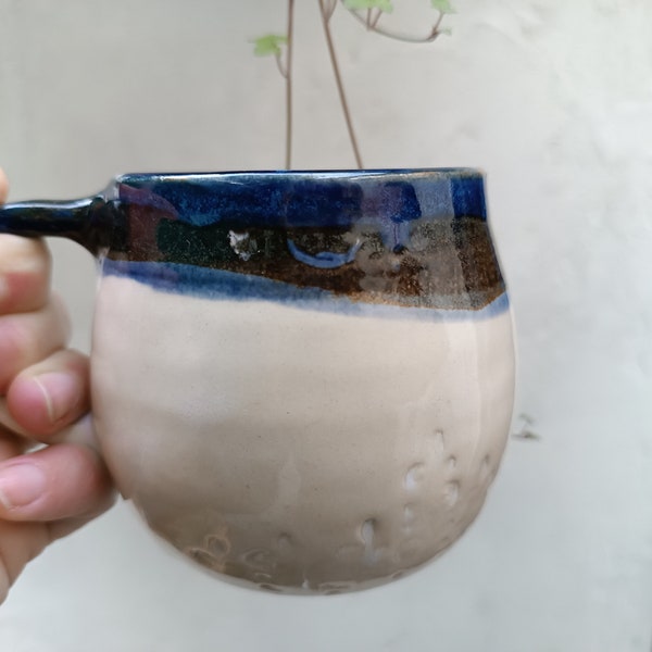 Mug marin, bleu et blanc, tasse artisanale en gres ,céramique poterie, vaisselle brute , thé café, cadeau rustique , fait-main, art table